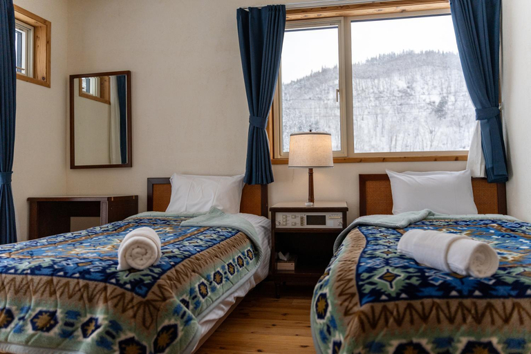 Bedroom 2, Anaba Lodge, Kitaakita