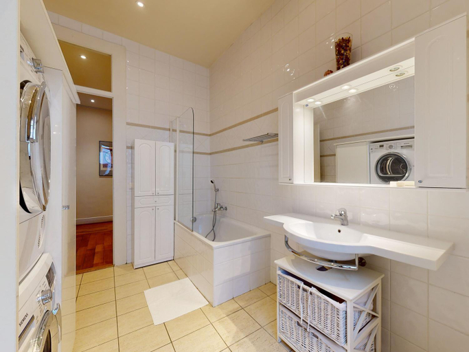 Bathroom 2, Magnificent two bedroom apartment in a luxury building, Genève
