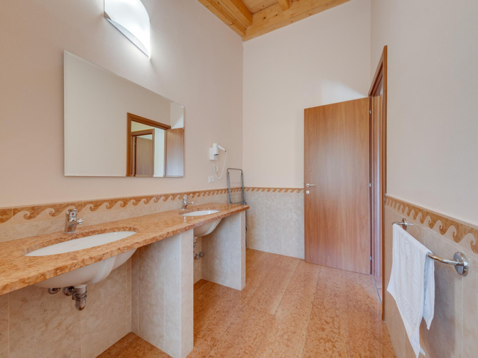 Bathroom 4, Villa by Lake Idro with Mountain Views, Brescia