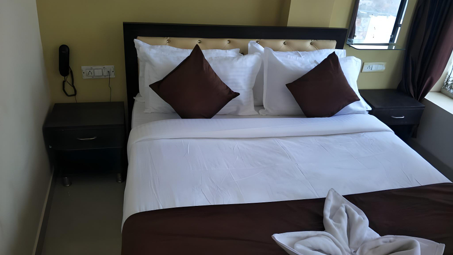 Bedroom 3, Hotel Sky park, Ranga Reddy