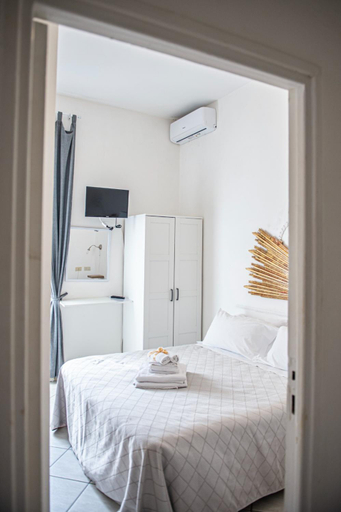 Bedroom 2, Palazzo Nari, Latina