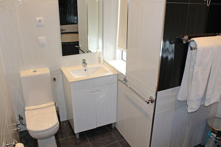 Bathroom 4, Residencial Monte Carlo, Porto