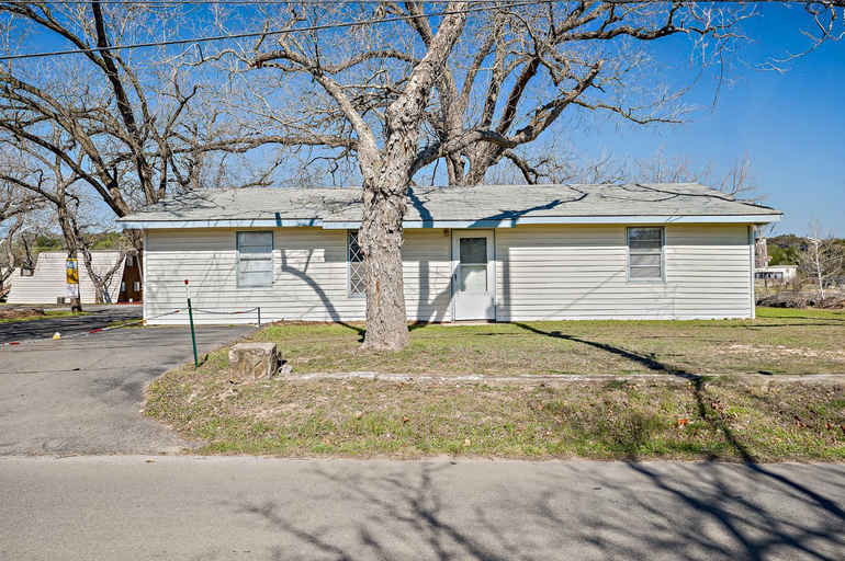 Others 4, Heidelberg Lodges, Comal