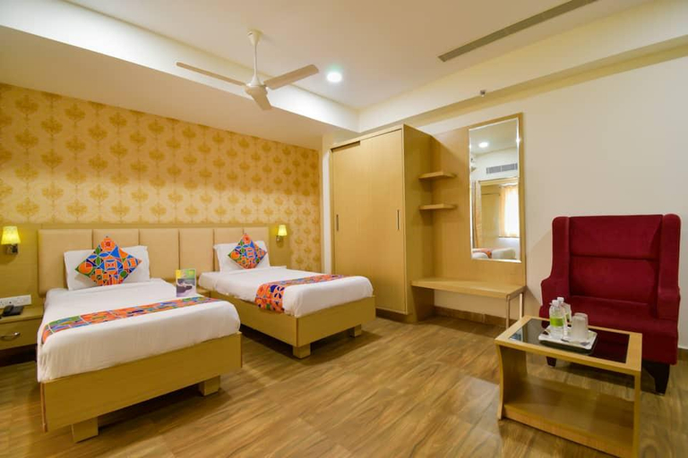 Bedroom 2, HOTEL RAINTR33, Hyderabad