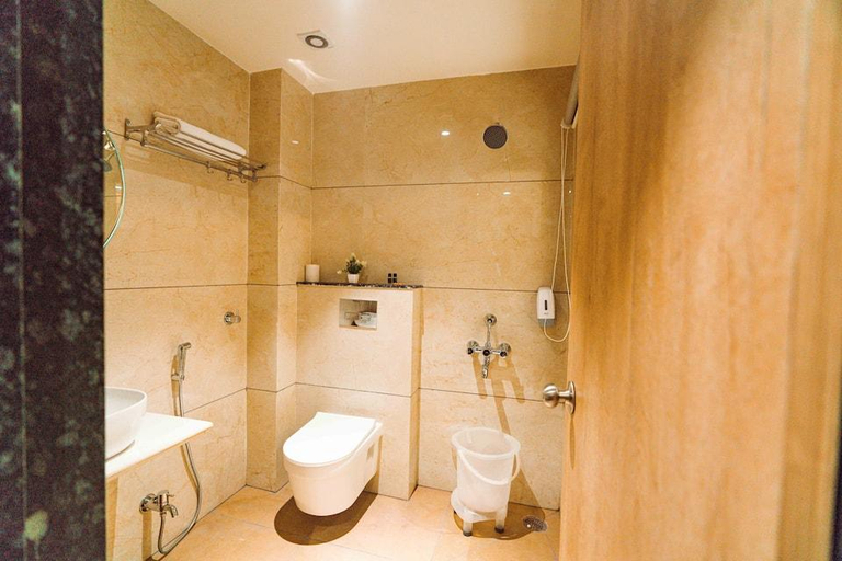 Bathroom 4, Central Park, Bhopal