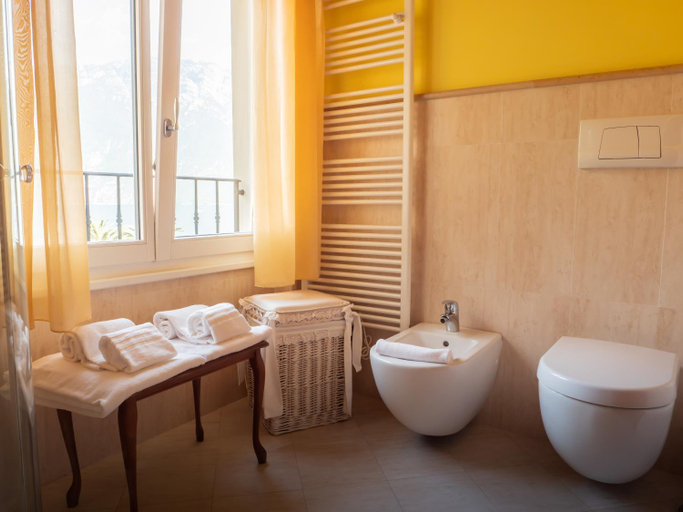 Bathroom 3, Albergo Ristorante Montebaldo, Brescia