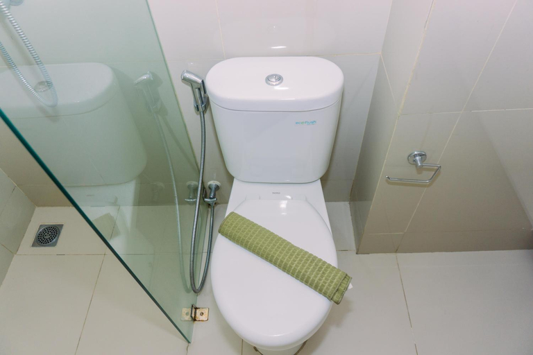 Bathroom 3, Cozy Living Studio Tree Park City BSD By Travelio, South Tangerang
