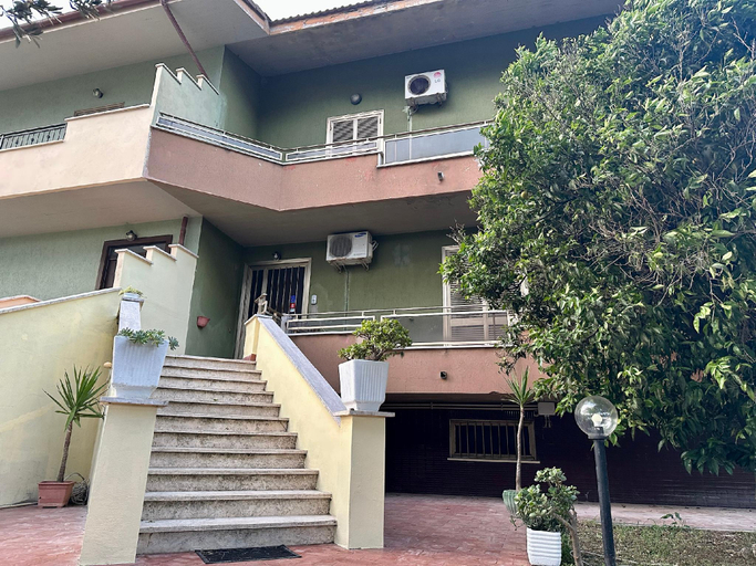Others 3, B&B De Angelis, Rome
