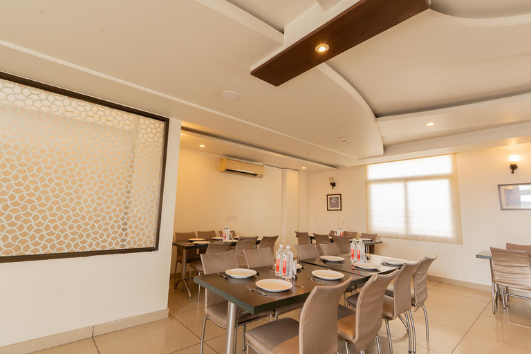 Food & Drinks 5, FabHotel Signature Inn, Jaipur