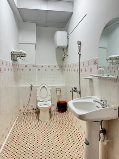 Bathroom 3, Tuyet Quynh Hotel, Da Lat, Đà Lạt