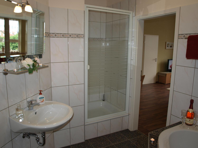 Bathroom 5, Hotel Am Schv Tzenberg, Gotha