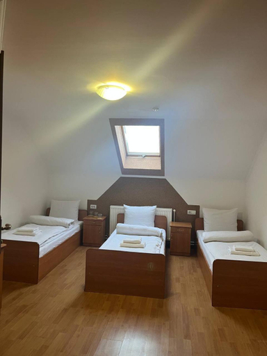 Bedroom, Robert Hotel, Rakhivs'kyi