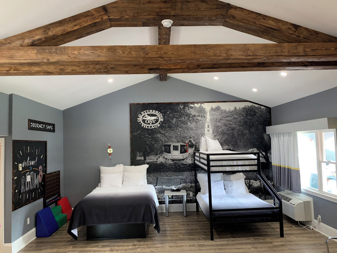 Bedroom 3, Super 8 by Wyndham Sturbridge, Worcester