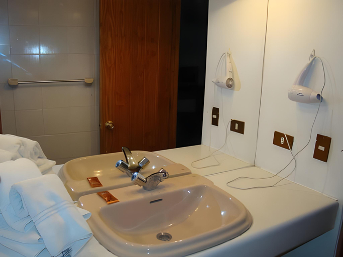 Bathroom 4, Hotel Montecarlo Reñaca, Valparaíso