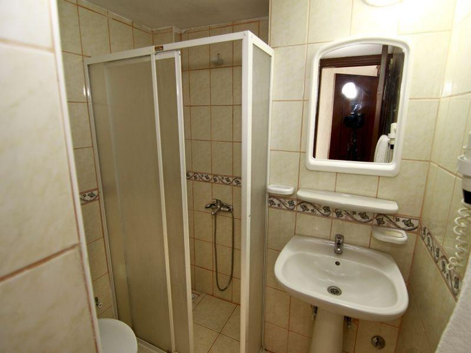 Bathroom 3, Kleopatra Bebek Hotel, Alanya