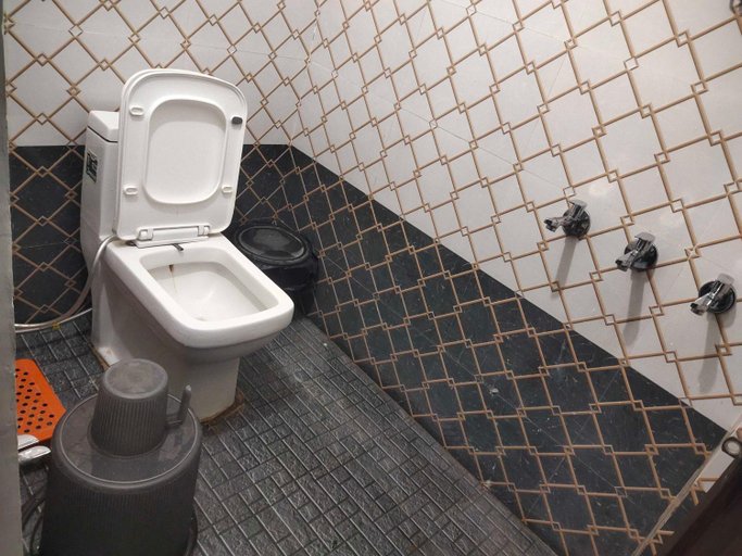 Bathroom, Hotel O Home Aditya Inn Suits Homestay, Faizabad
