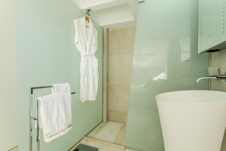 Bathroom 3, Hotel Traverse Des Artistes, Alpes-Maritimes