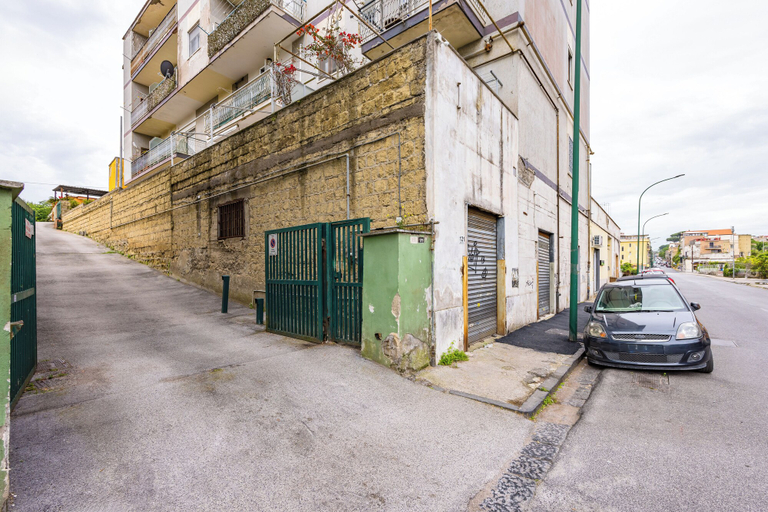 Front of property 2, Domus Capodimonte Flat by Napoliapartments, Napoli
