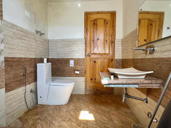 Bathroom 3, Adu’s Eternal Comfort , Leh