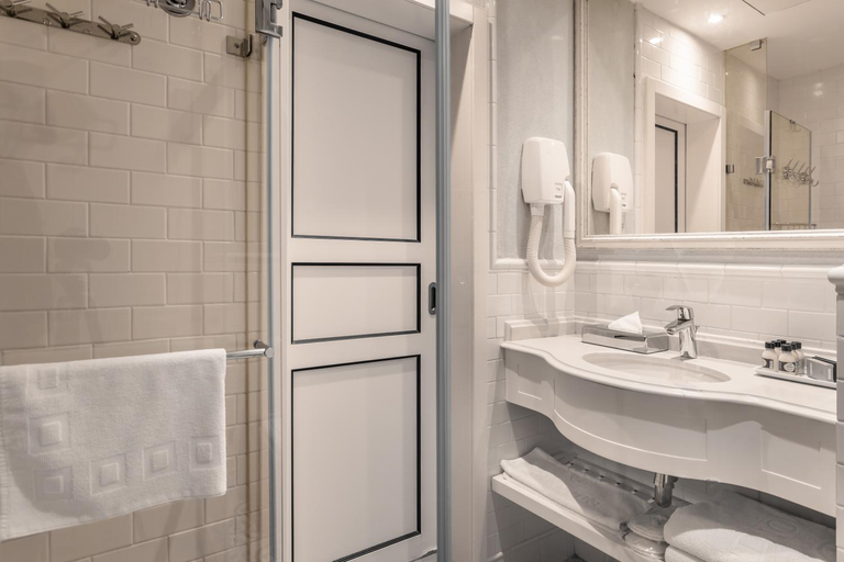 Bathroom 4, Edmond Rosh Pina