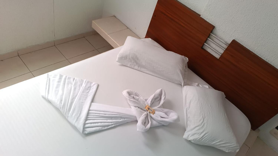 Bedroom 4, Hotel Ibiza, Armenia