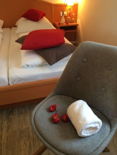 Bedroom 2, Landgasthof Landhotel Wild, Landshut