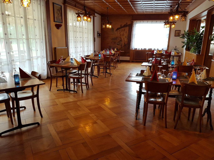 Food & Drinks 4, Hotel de la Gare, Vendlincourt, Porrentruy