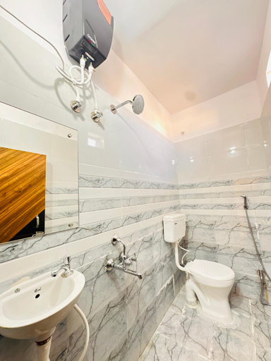 Bathroom 5, K7 Hotel & Restaurant, Ranchi