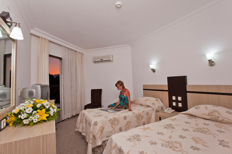 Bedroom 3, Monte Carlo Hotel, Alanya