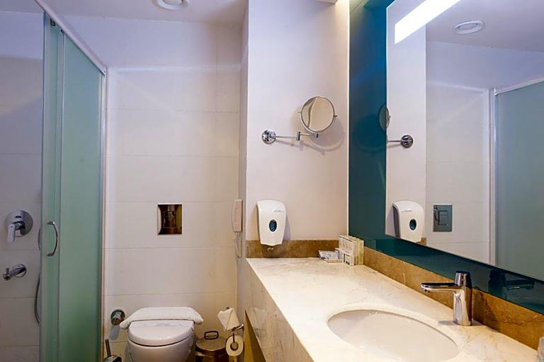 Bathroom, Long Beach Harmony Hotel, Alanya