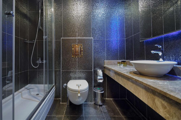 Bathroom 5, Granada Luxury Okurcalar, Alanya