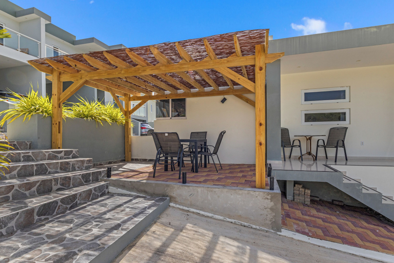 Exterior & Views 2, Casa Paz y Calidez, Papaya Hill Resort, Grote Berg