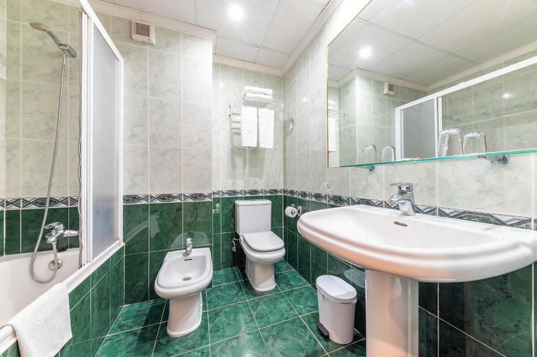 Bathroom 4, Port Europa, Alicante