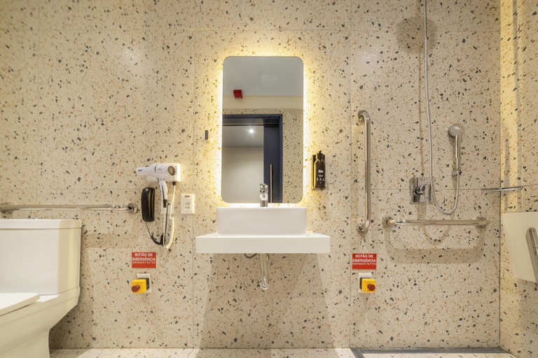 Bathroom 4, Ibis Styles Fortaleza Giga Mall, Fortaleza