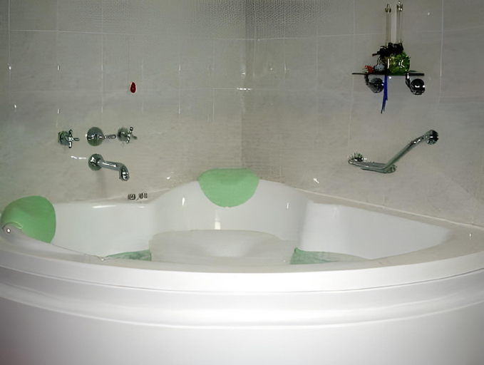Bathroom 5, Hotel Ambassador, Teramo