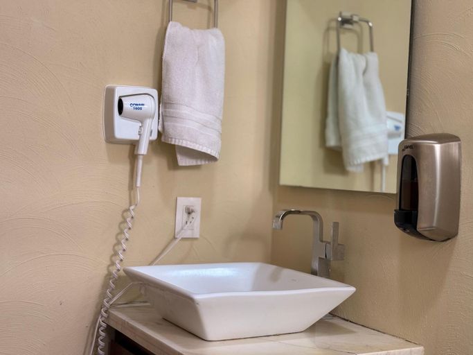 Bathroom 3, Villa La Palma Hotel, Tequila
