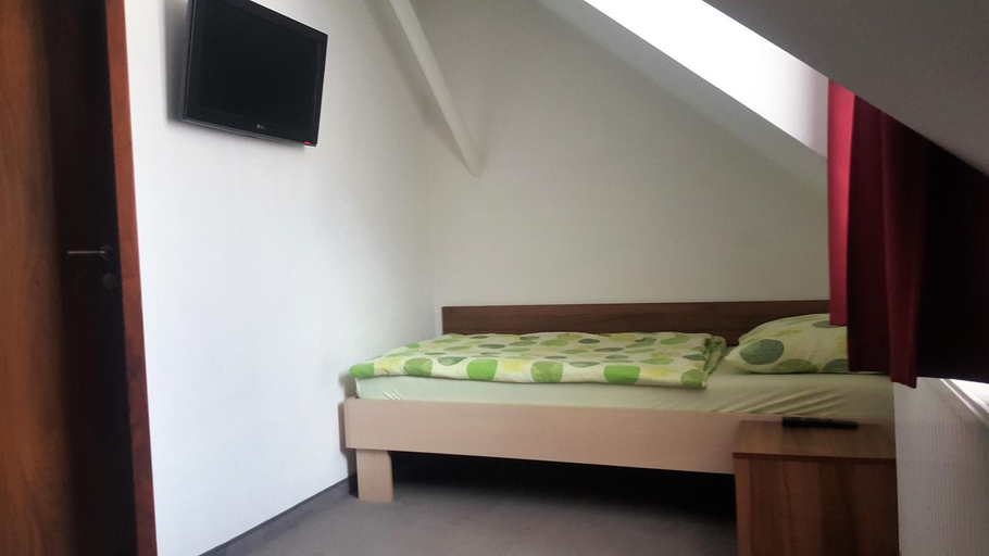 Bedroom 2, Hotel & Hostel Marenberg Radlje, Radlje ob Dravi