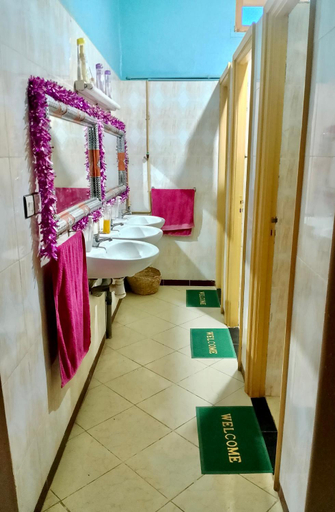 Bathroom, Hotel restaurant Palmiers, Errachidia