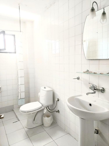 Bathroom 5, Kleopatra Hotel, Alanya