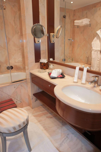 Bathroom 4, Grande Albergo Delle Rose, South Aegean