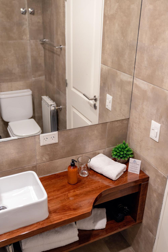 Bathroom 3, Destino Calafate, Lago Argentino
