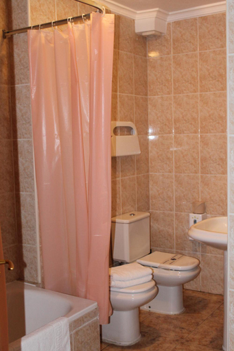 Bathroom 2, Hotel El Pino, Las Palmas