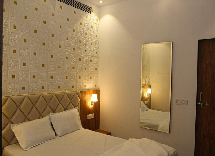 Bedroom 4, Hotel Relax, Bhopal