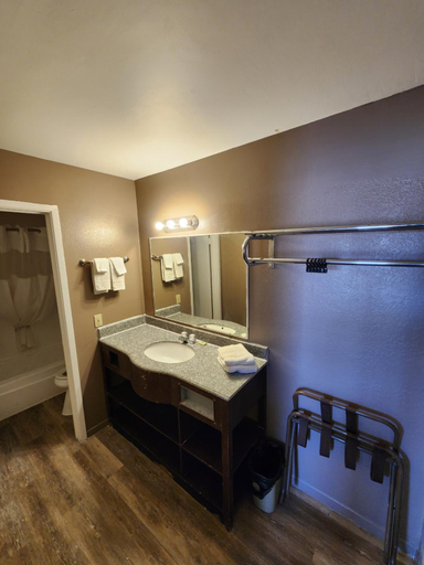 Bedroom 3, Satellite Inn, Otero