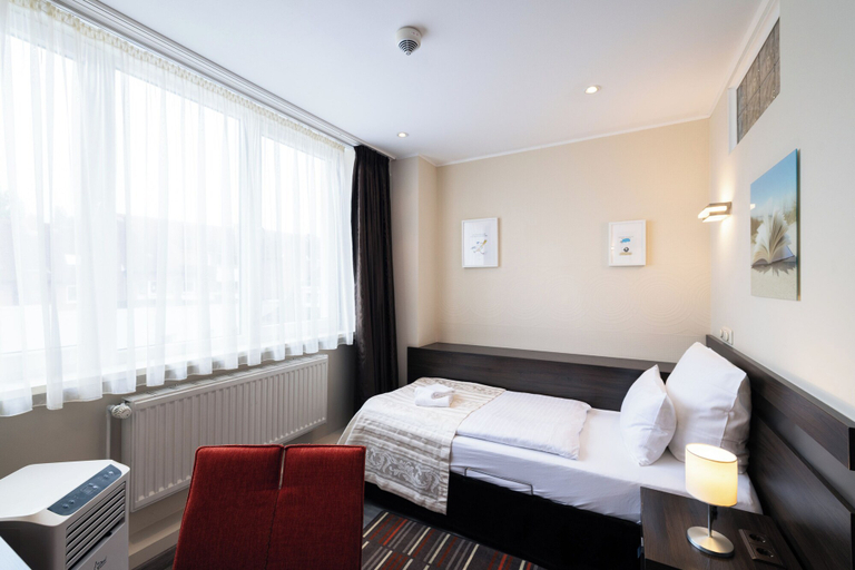 Bedroom 3, home Hotel, Wilhelmshaven