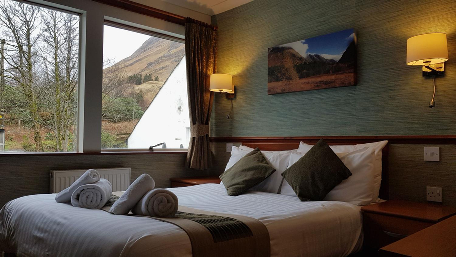 Bedroom 2, Clachaig Inn, Highland