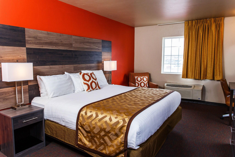 Exterior & Views 2, Hotel J Green Bay, Brown