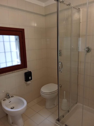 Bathroom 5, Hotel Edelweiss Mantova, Mantua