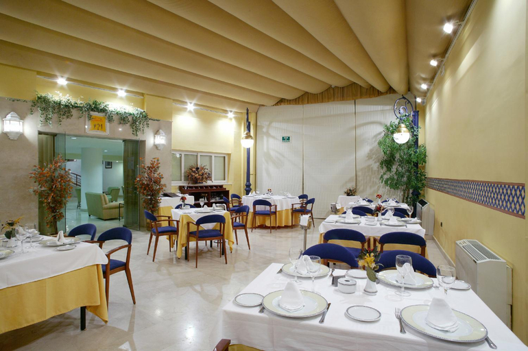 Food & Drinks 5, Senator Huelva, Huelva