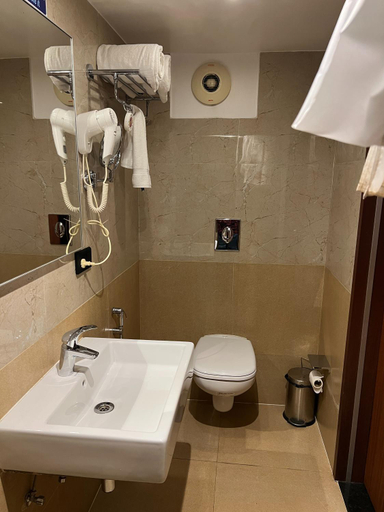 Bathroom 4, GEM CONTINENTAL, South Andaman